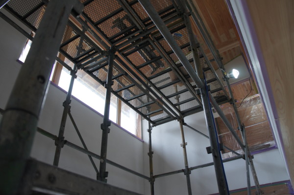 「新石山の家」しっくい塗が始まりました！