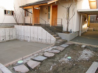 建築中現場にて