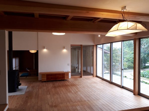 ボンボニエール市場前日