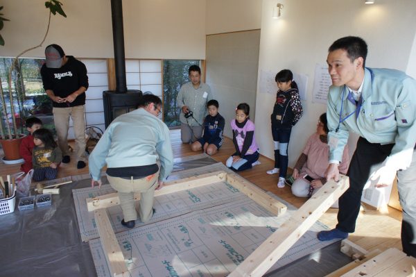 本日、めでたく2邸同時上棟しました！