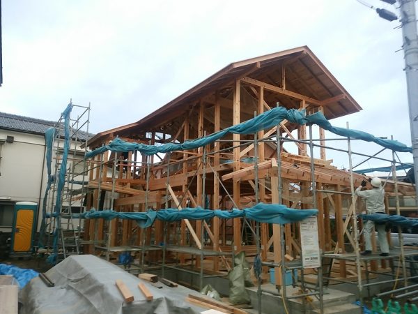 無事建ちまして