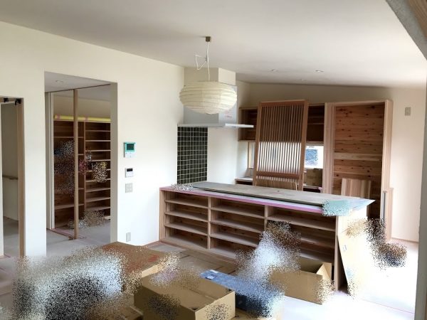 建具取付と洗出しが始まりました