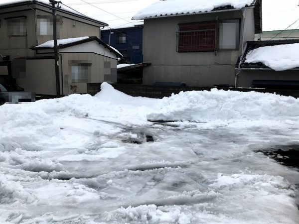 雪解け渋滞