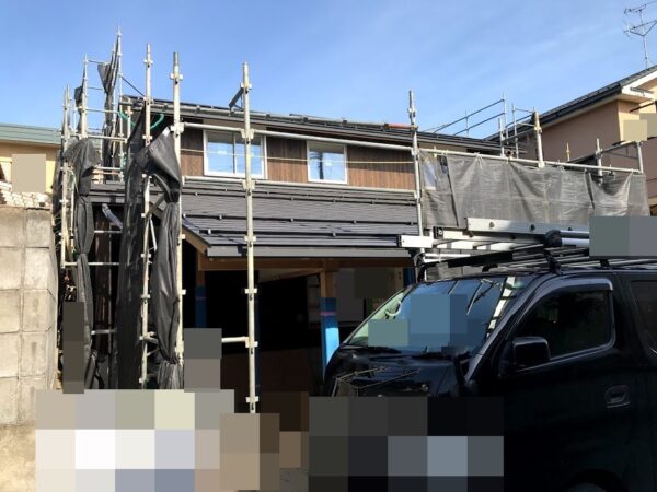 足場を解体します