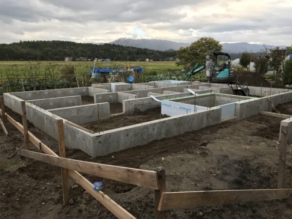 基礎工事が進んでいます