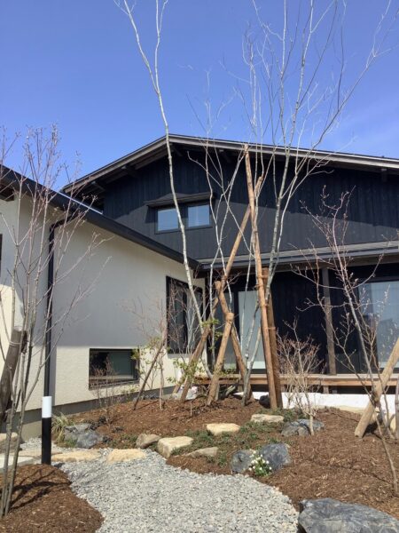 庭をつくる其の三。