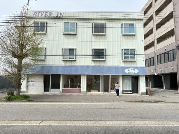 村上で店舗工事が進行中！