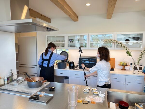 モデルハウスのキッチンでスパイスカレー作りを行いました！