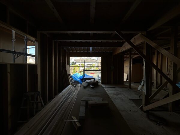 秋の暮れ方に感じる現場のこと