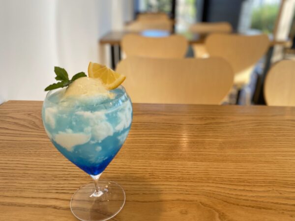 暑い日にはフロートを飲んで涼みませんか？