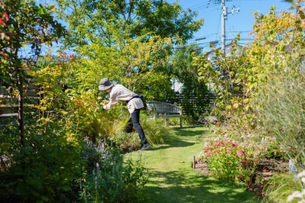 「こんな庭が欲しかった！」 築10年のOB宅から見える庭と緑のある丁寧な暮らし