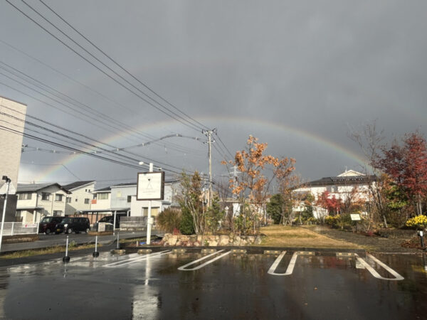 🌈モデルハウスとHARUMACHI coffeeを包んだ、幸せのダブルレインボー