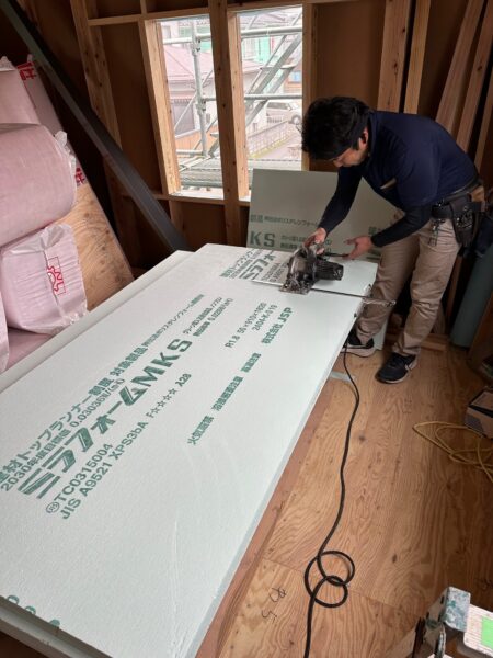 「牡丹山の家」付加断熱工事中