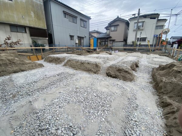 「牡丹山の家Ⅱ」基礎工事_掘削・砕石下地