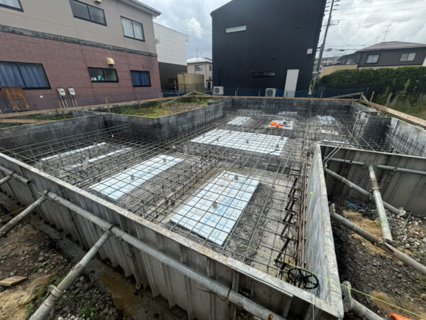「大通黄金の家」基礎配筋組完了