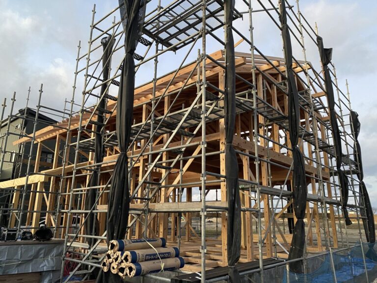 「借景を楽しむ新発田の家」上棟しました！