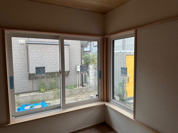 「牡丹山の家」仕上げ工事中