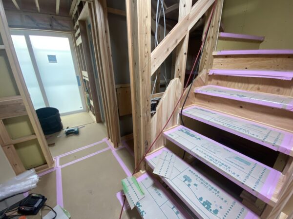 「水原の家」大工工事大詰め