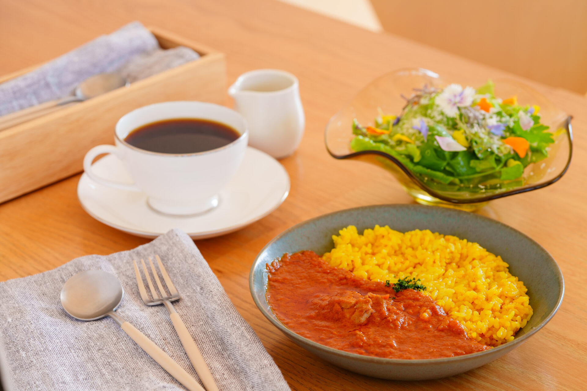 新緑が心地よい季節に楽しむ、HARUMACHI coffee のランチセットのご紹介