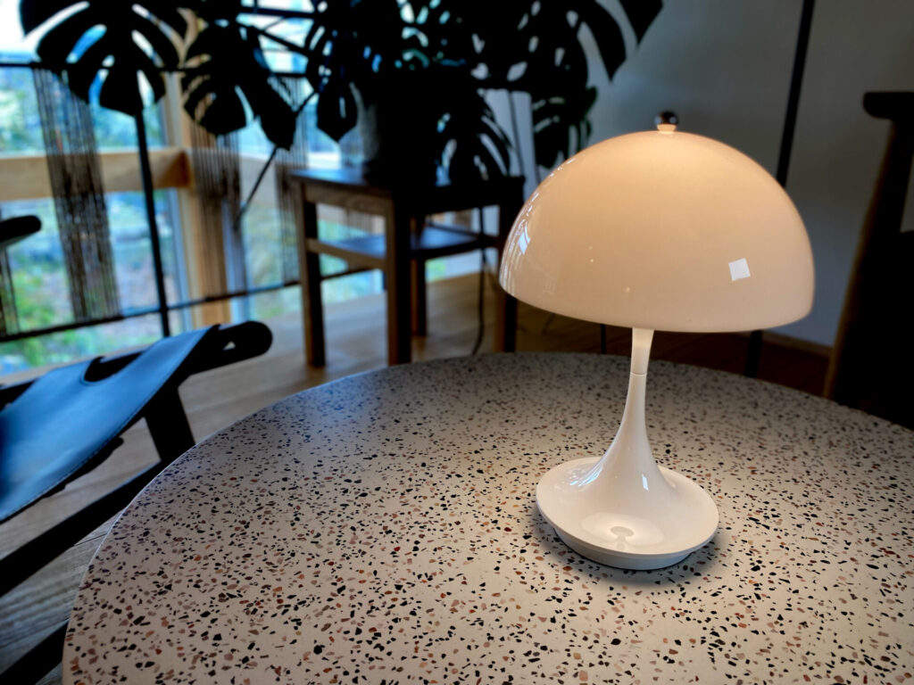 「ルイスポールセン パンテラ」のポータブル