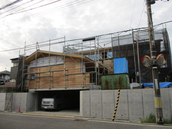 「坂井砂山の家」床フロア貼りなど大工工事