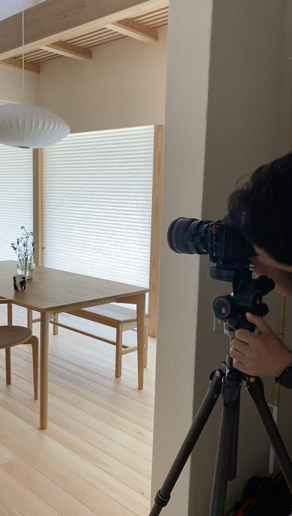 光と影が織りなす美しさ。「縁の家」竣工写真撮影の舞台裏