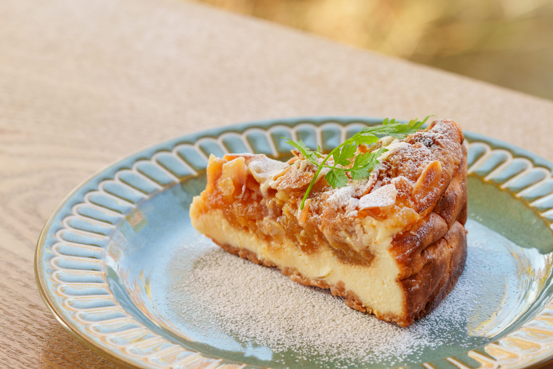 秋の訪れとともに、リンゴのクランブルチーズケーキ